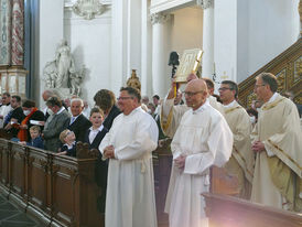 Diakonenweihe im Fuldaer Dom (Foto: Karl-Franz Thiede)